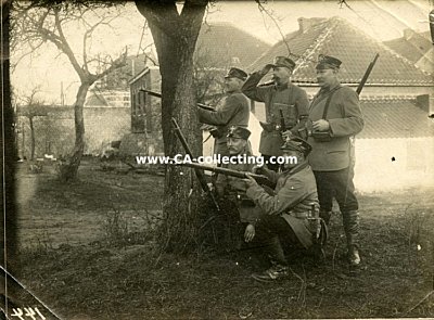 PHOTO 9x14cm: fünf Reserve-Landsturm-Soldaten mit...