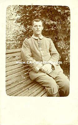 PHOTO 14x9cm: Feldgrauer Gardesoldat am Tage der...