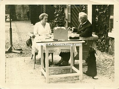 PHOTO 12,5x17,0cm um 1935/40: Kaiser Wilhelm II. mit...