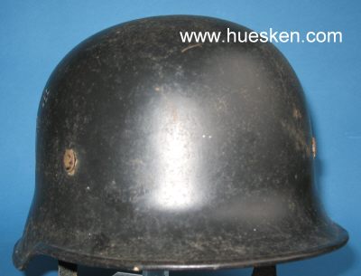 FEUERWEHR-STAHLHELM M.1938. Schwarzer Anstrich, vier...