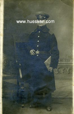 PHOTO 13x9cm: Soldat im Mantel. Als Feldpost gelaufen mit...