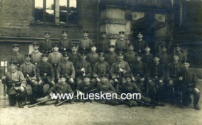 PHOTO 9x13cm: Gruppe feldgrauer Soldaten. Als Feldpost...