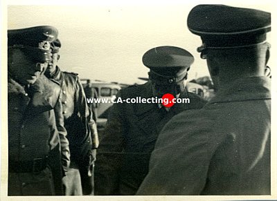 2 PHOTOS 8x11cm um 1941: Hitler und Generalfeldmarschall...