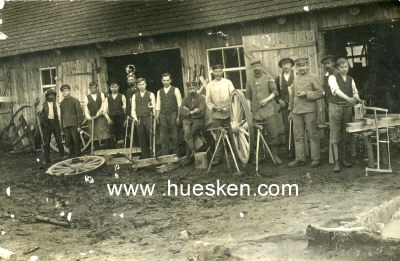 PHOTO 14x9cm: Feldgraue Soldaten und Bauern bei der...