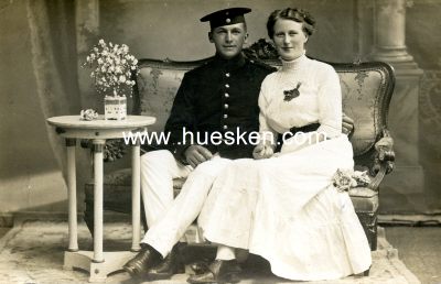 PHOTO 9x14cm: Soldat nebst junger Dame. 1912 aus Riesa...