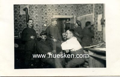 PHOTO 13x9cm: Feldgraue Soldaten in ihrer Unterkunft,...