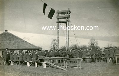 PHOTO 14x9cm: Soldaten bei ihrer Feier zum...